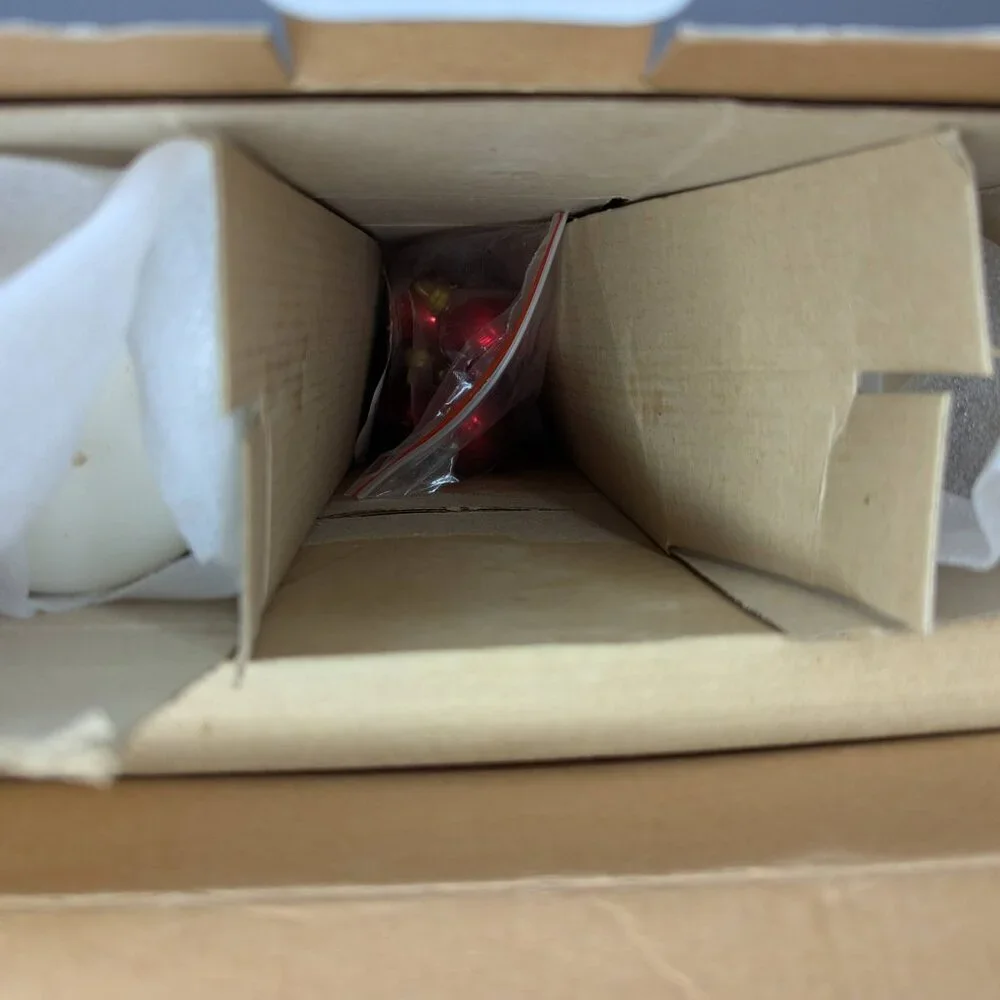 Holiday Time Pillar Candle Gift Set White/Red NIB